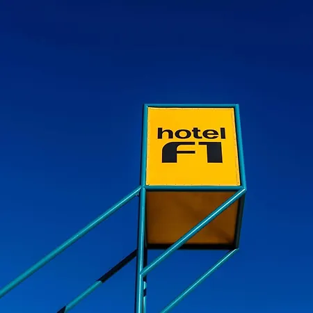 F1 Reims מלון טאנקו